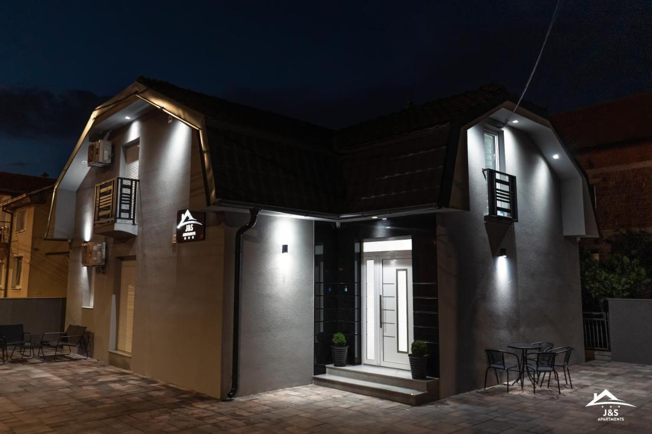 J&S Apartments Nis Luaran gambar