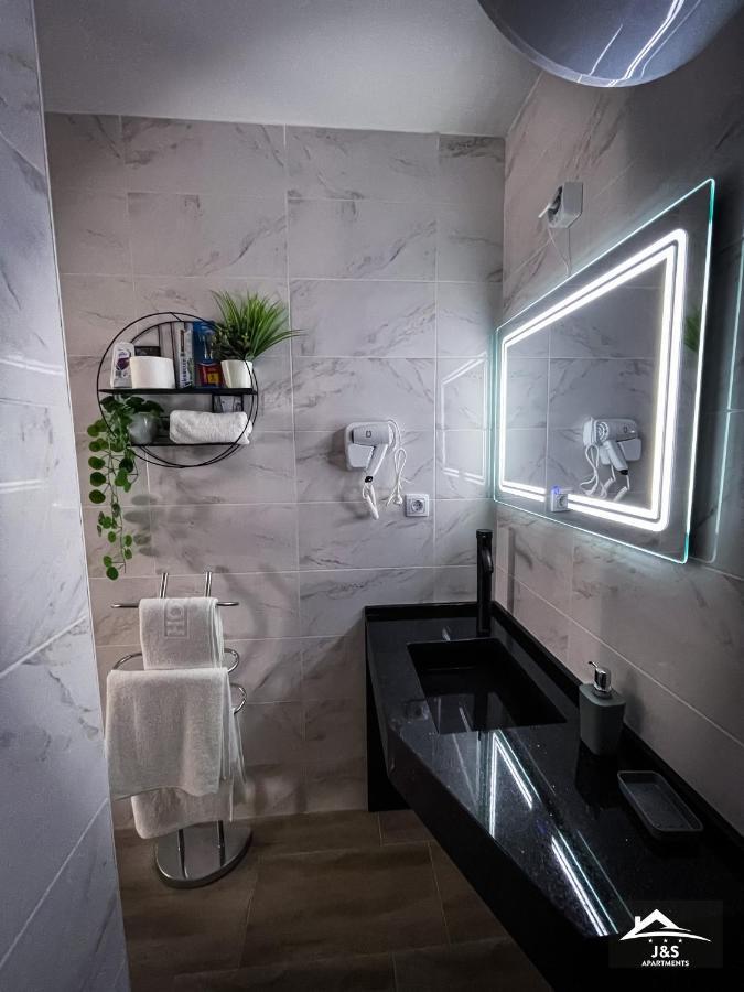 J&S Apartments Nis Luaran gambar