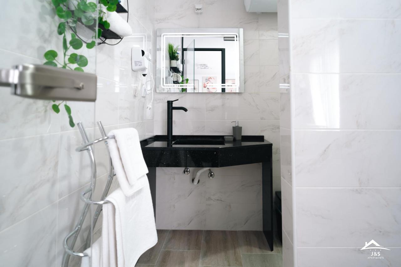J&S Apartments Nis Luaran gambar