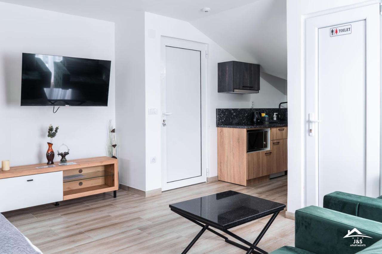 J&S Apartments Nis Luaran gambar