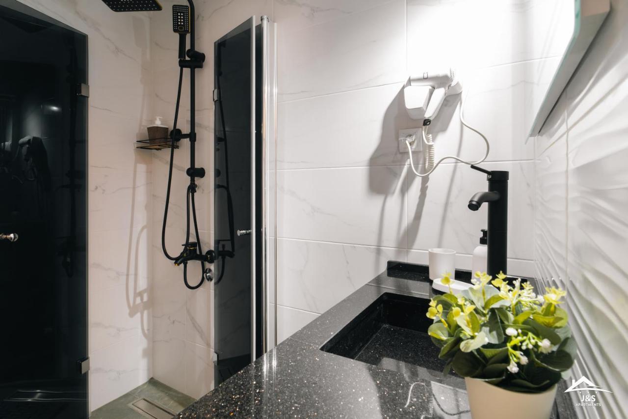 J&S Apartments Nis Luaran gambar